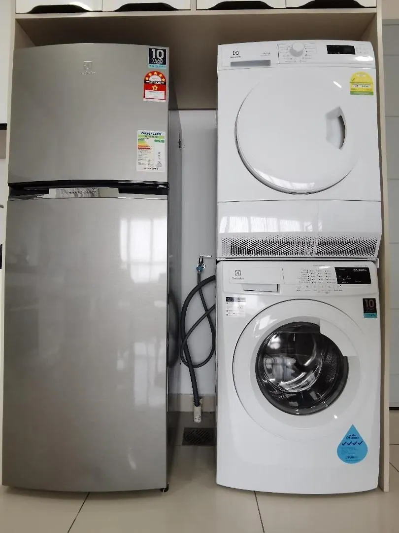 Apartment Studio Suite Near Queensbay Bayan Lepas 4Pax
